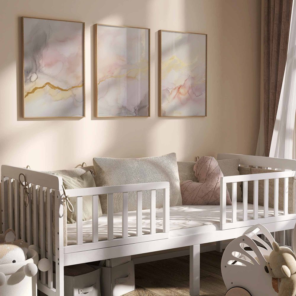 Alternative view of Pastel Dromen: Speelse Abstracte Wanddecoratie in Wit en Goud