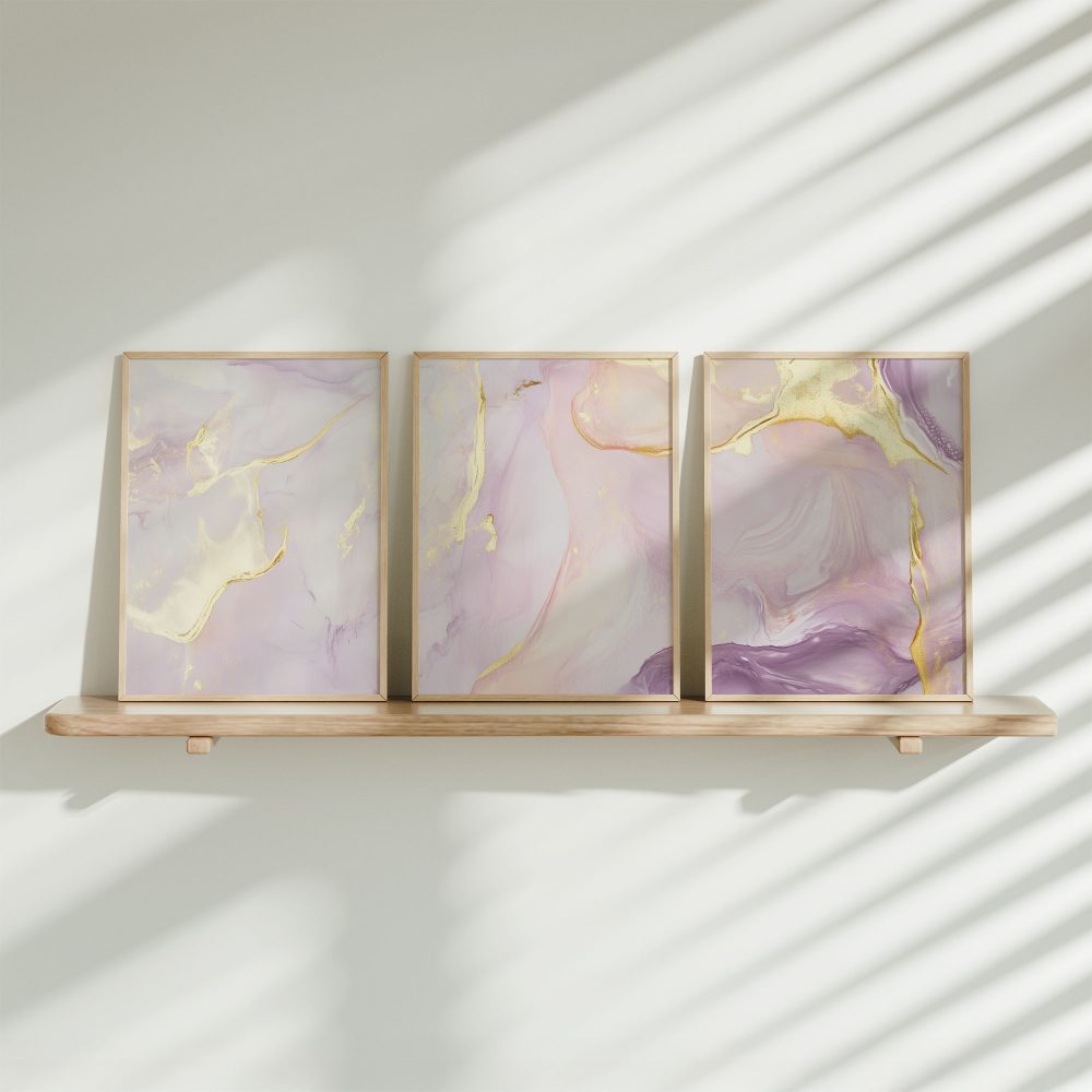 Elegant Roze Marmer met Gouden Accenten – Stijlvolle Wanddecoratie