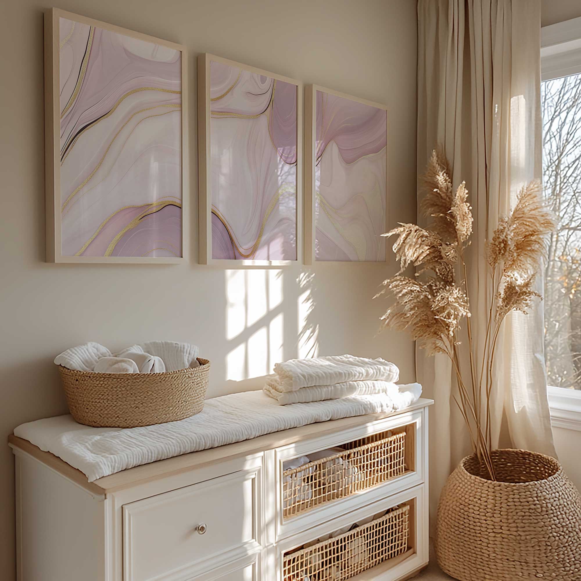 Zachtroze Marmeren Elegantie met Gouden Accenten - Afbeelding 3