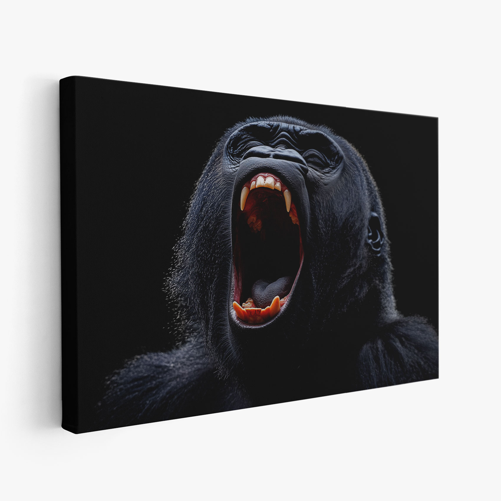 Woeste gorilla met opengesperde bek