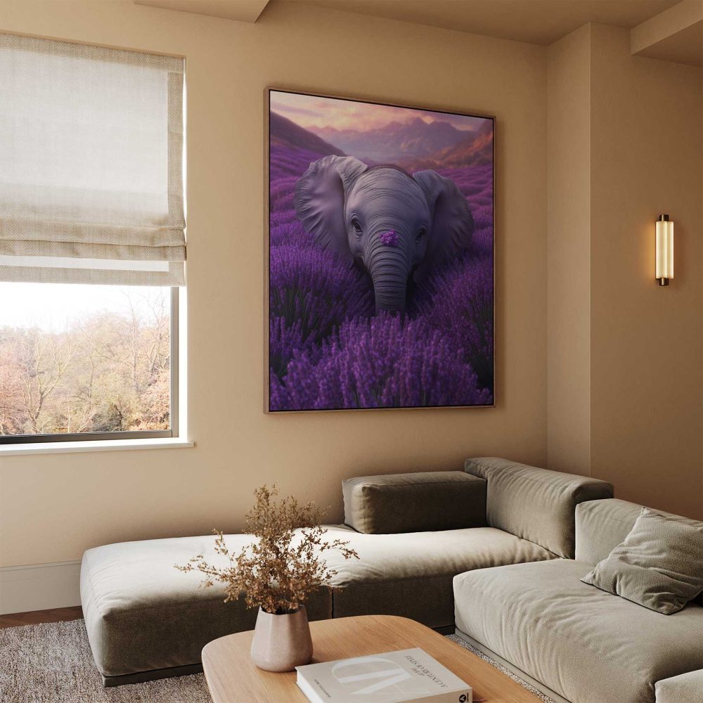 Alternative view of Grijze olifant tussen paarse bloemen