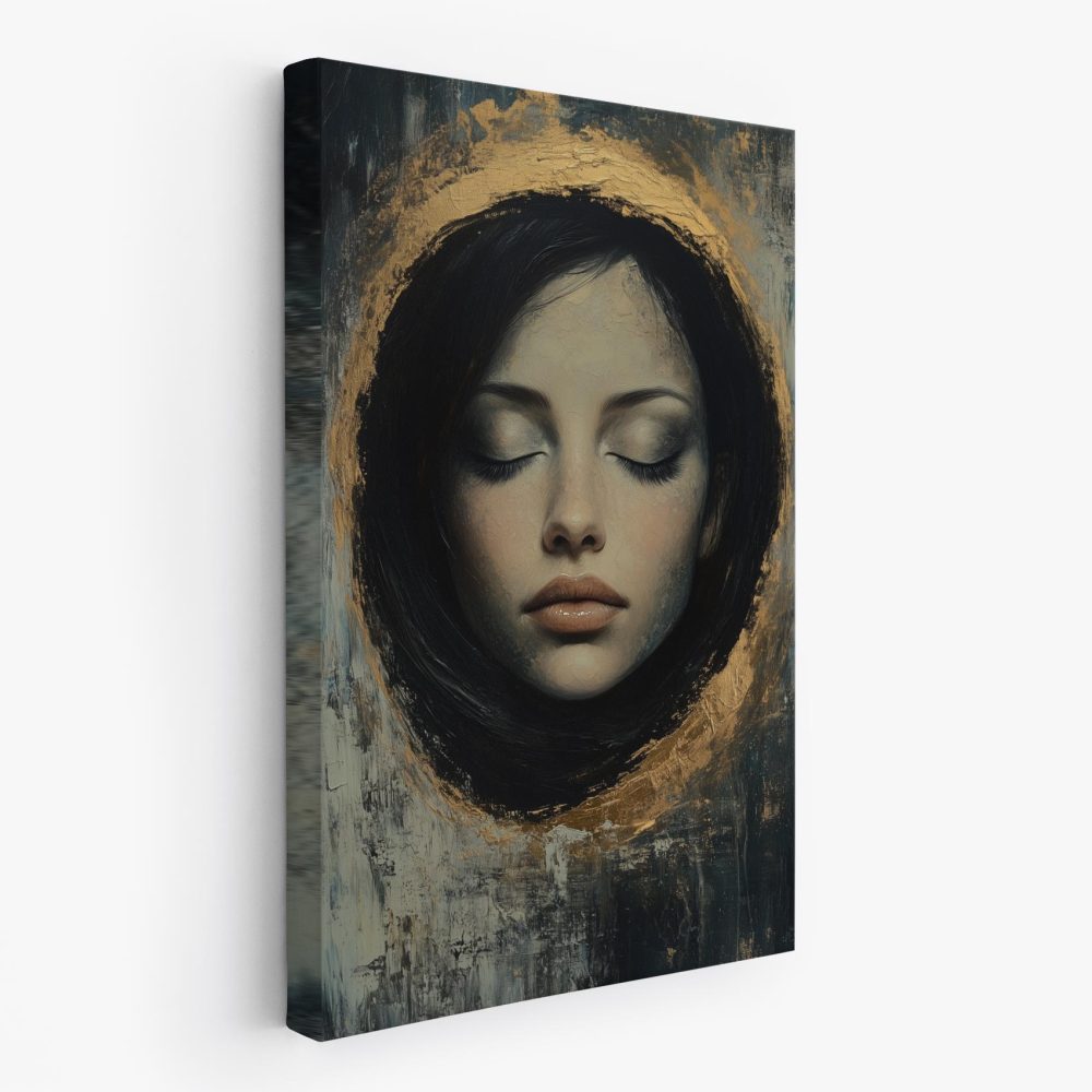 Artistieke vrouw met gouden cirkel