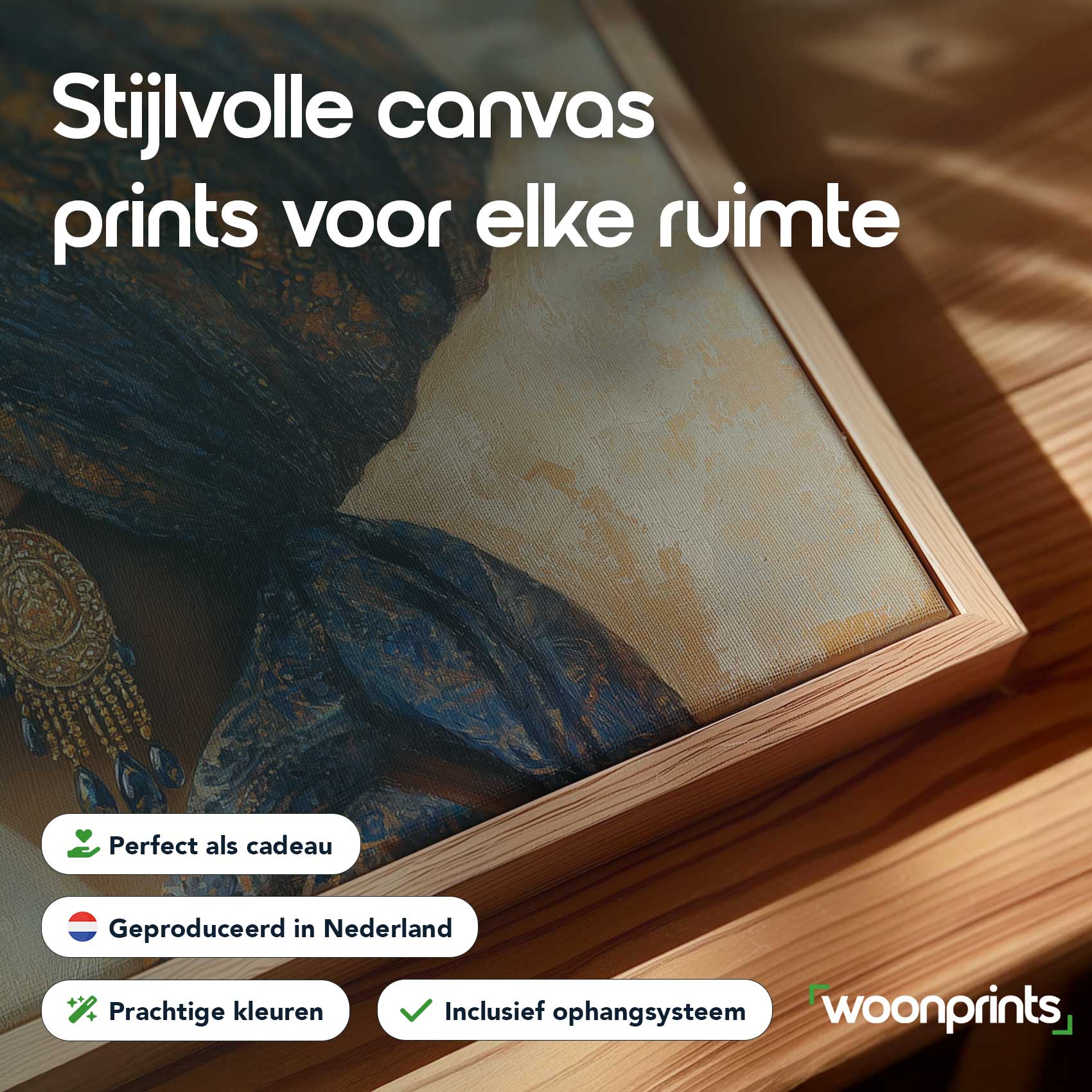 Elegante vrouw met blauw-gouden hoofddoek - Afbeelding 4