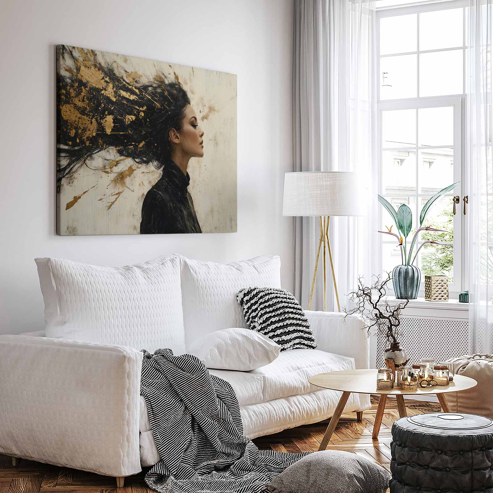 Elegante vrouw met goud accent - Afbeelding 3