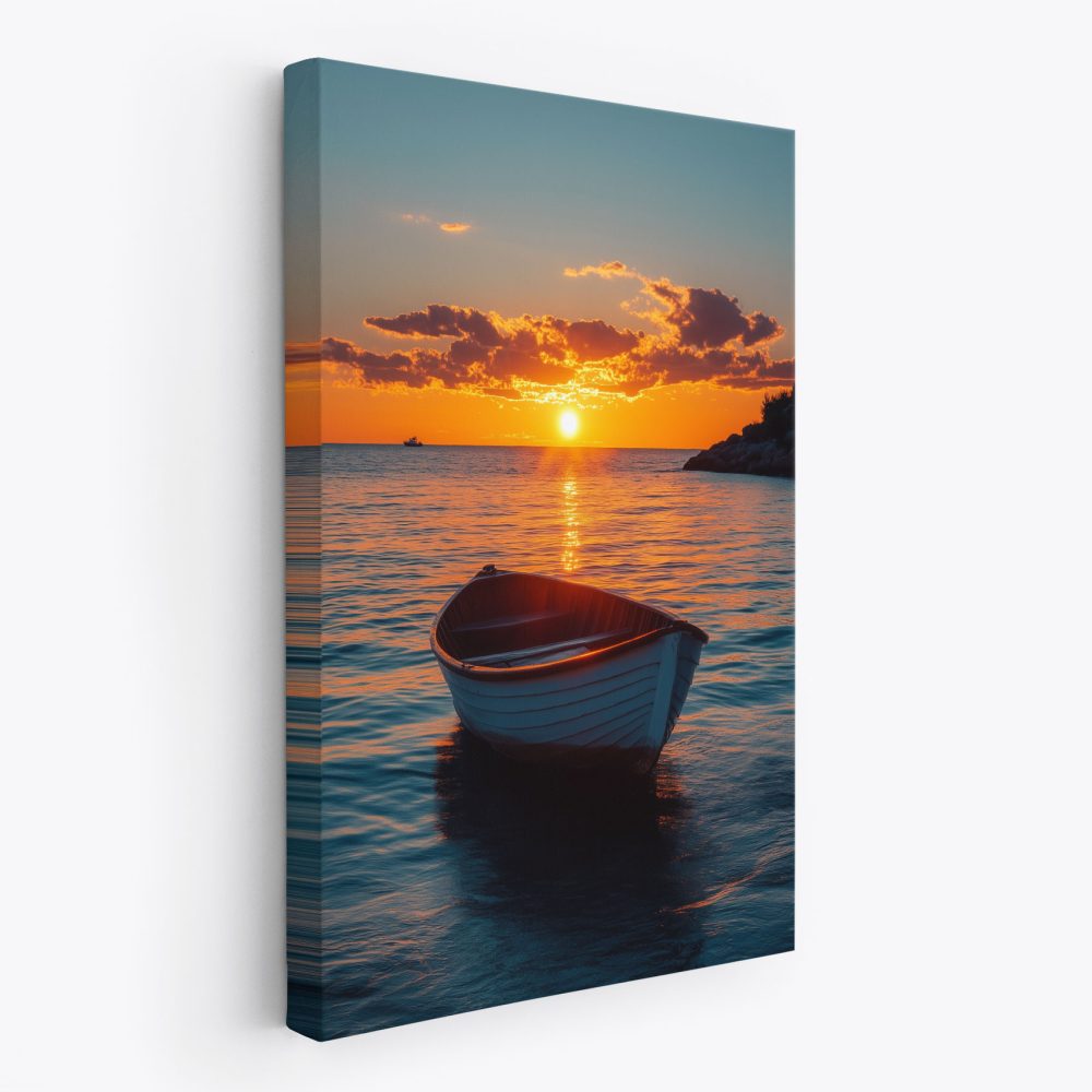 Rustige boot bij zonsondergang